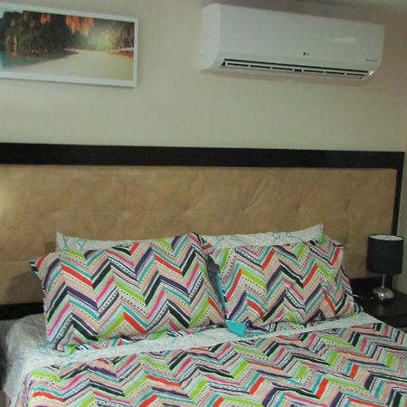 Apartamentos En El Poblado 메딜린 외부 사진