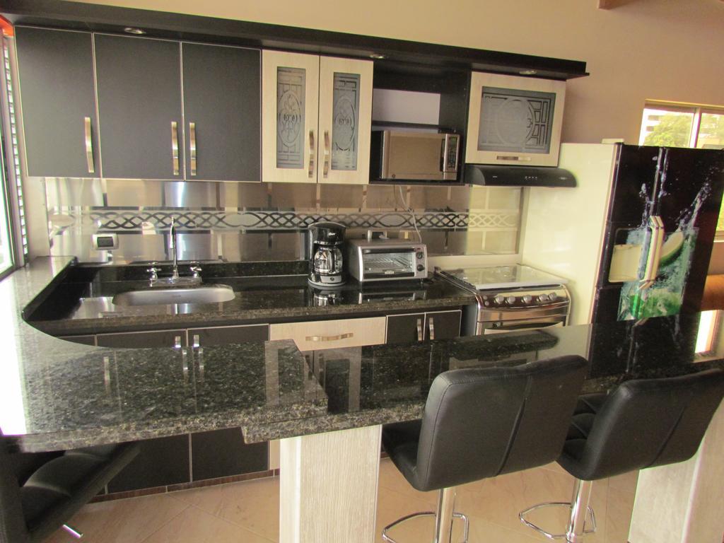 Apartamentos En El Poblado 메딜린 외부 사진