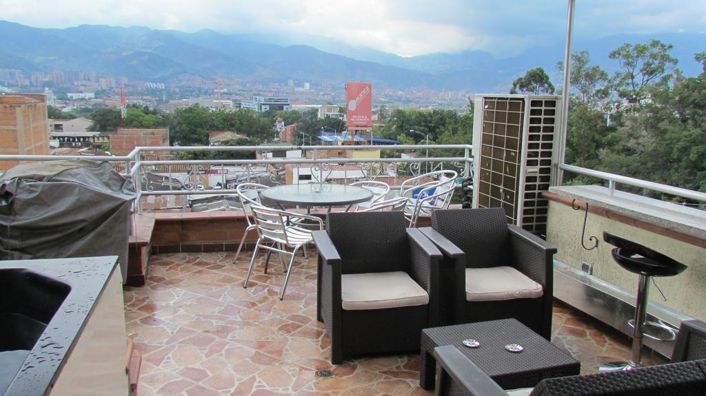 Apartamentos En El Poblado 메딜린 외부 사진