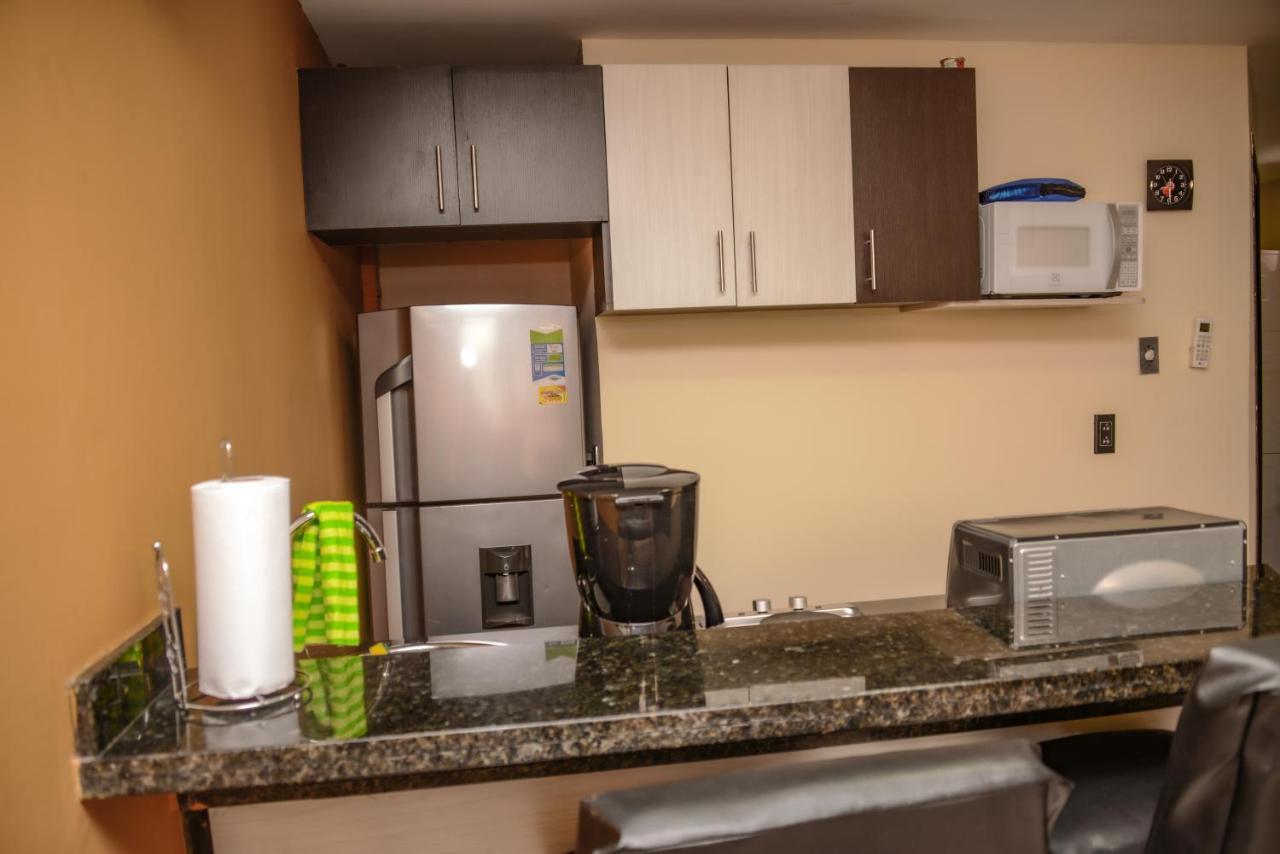 Apartamentos En El Poblado 메딜린 외부 사진