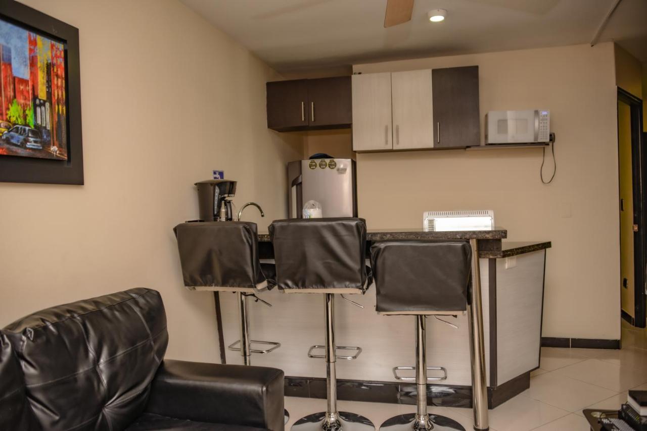 Apartamentos En El Poblado 메딜린 외부 사진