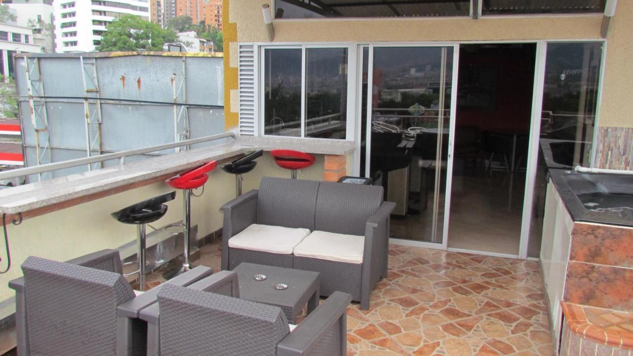 Apartamentos En El Poblado 메딜린 외부 사진