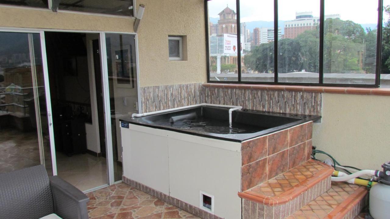 Apartamentos En El Poblado 메딜린 외부 사진