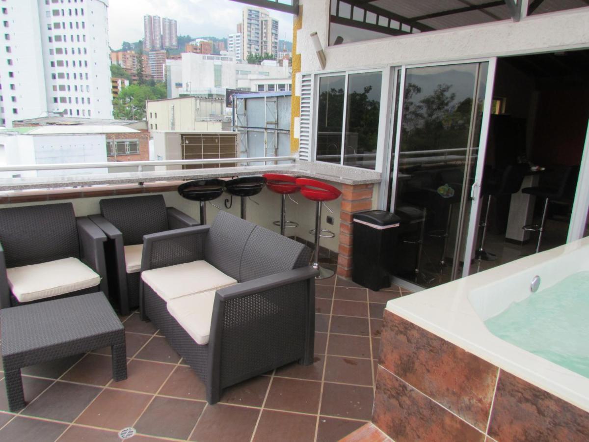 Apartamentos En El Poblado 메딜린 외부 사진