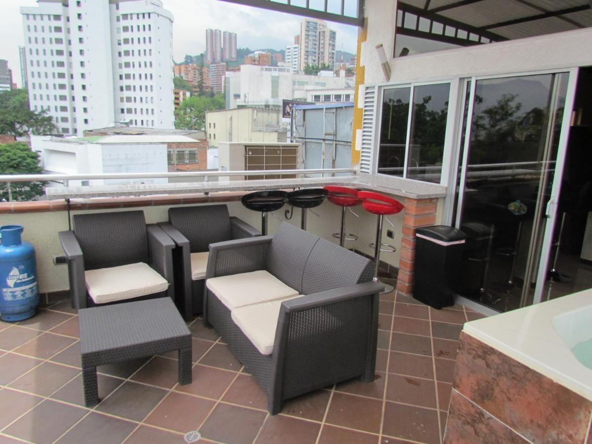 Apartamentos En El Poblado 메딜린 외부 사진