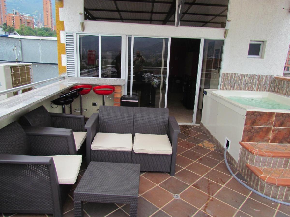 Apartamentos En El Poblado 메딜린 외부 사진